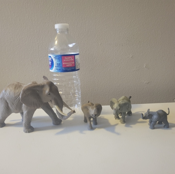 Safari Ltd Elephant Figures - Picture 2 of 10